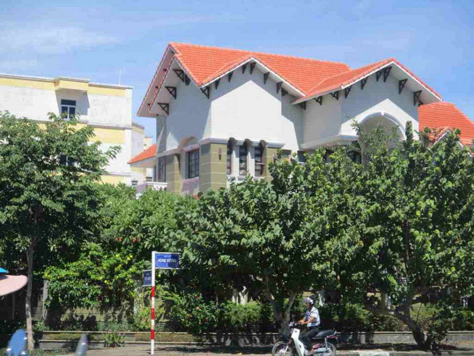 Khu đất biệt thự 327-329 Hùng Vương thuộc dự án nhà ở biệt thự chuyên gia của Công ty Dược và Vật tư y tế Phú Yên