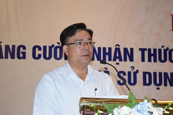 Ông Chu Hồng Sơn – Phó Vụ trưởng Vụ Chính sách Pháp chế (Tổng cục Quản lý đất đai) phát biểu tại Hội thảo