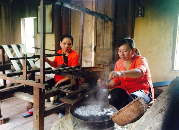 Nghệ nhân Hội An đang phục hồi nghề ươm tơ, dệt lụa