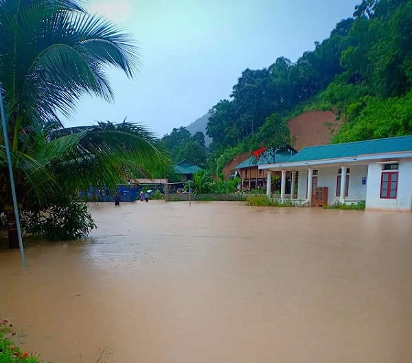Nhiều nơi trên địa bàn huyện Quan Sơn bị ngập úng.
