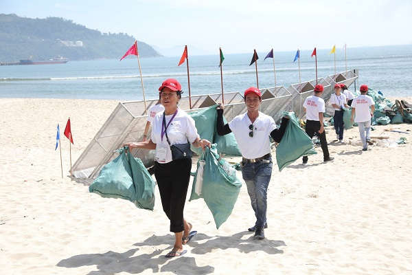 “Dọn vệ sinh bãi biển” là một hoạt động ý nghĩa giúp thay đổi nhận thức của người dân về rác thải nhựa