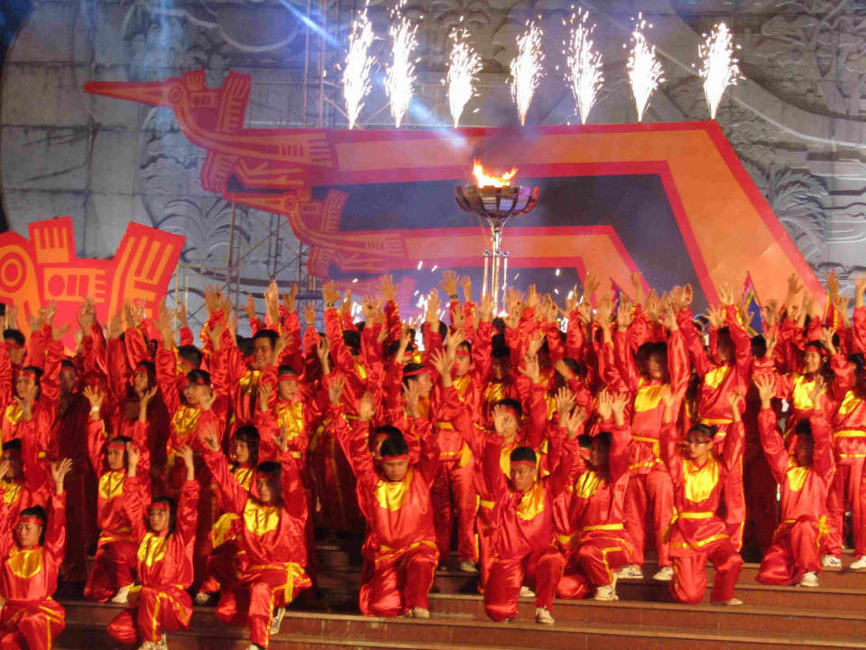 Rước đuốc khai mạc Liên hoan Quốc tế Võ cổ truyền Việt Nam lần thứ 7 năm 2019