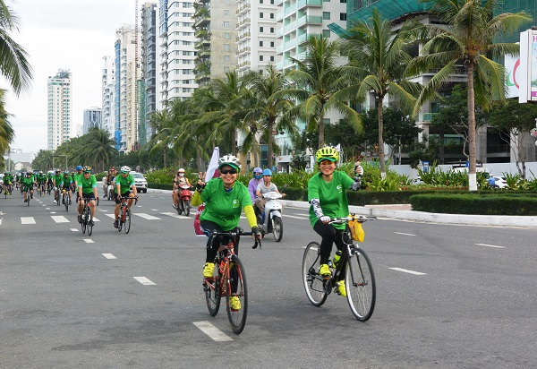 Diễu hành xe đạp tuyên truyền hưởng ứng chiến dịch “Du lịch xanh - Go Green”