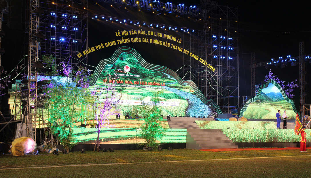 Tối ngày 20/9, tỉnh Yên Bái khai mạc Lễ hội văn hóa, du lịch Mường Lò tại thị xã Nghĩa Lộ