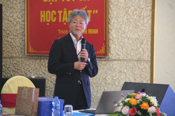 PGS.TS Akio Kobayashi thuộc Đại học Nihon, Nhật Bản đánh giá cao việc các đơn vị phối hợp tổ chức hội nghị