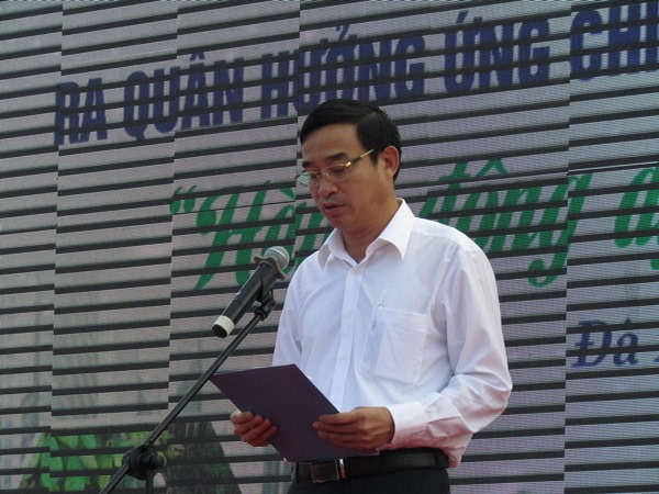 3.Phó Chủ tịch UBND TP Đà Nẵng Lê Trung Chinh phát biểu tại lễ ra quân 