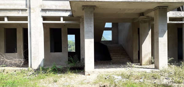 Công trình trụ sở UBND xã Cổ Lũng (Bá Thước) xây dựng dang dở, bỏ hoang hơn gần 3 năm nay