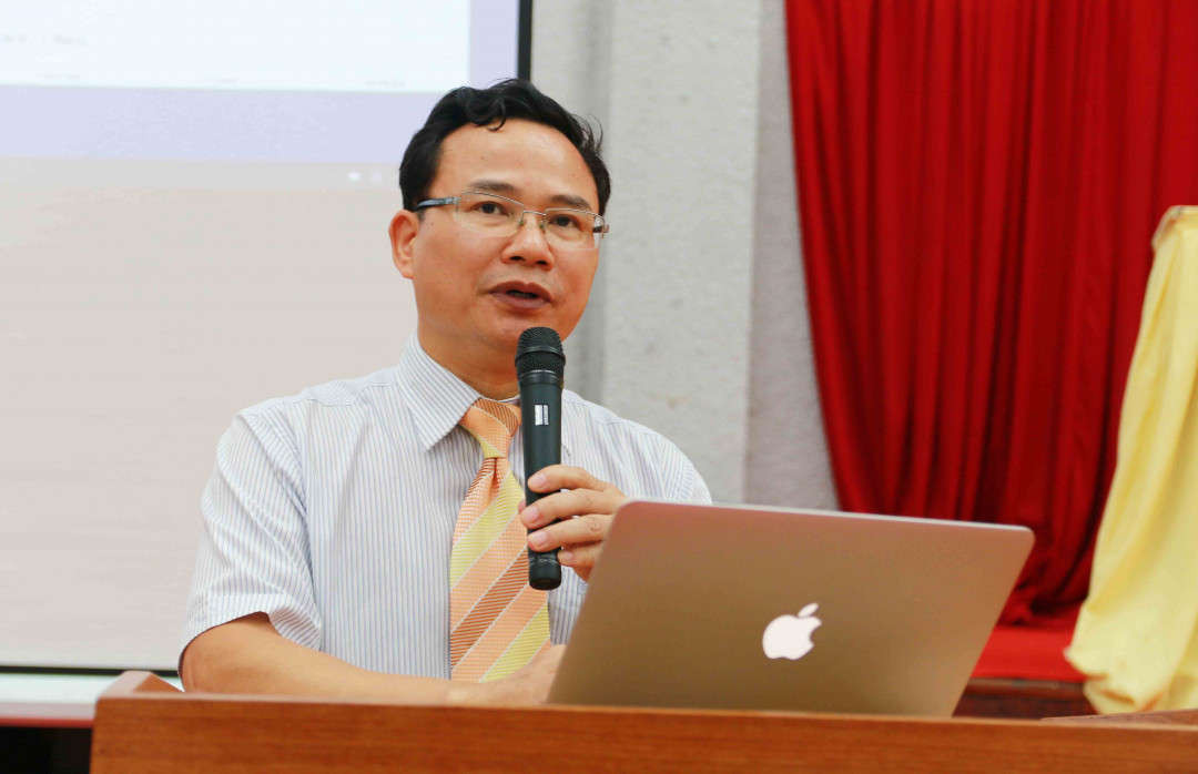 Ông Phạm Văn Tấn- Phó Cục trưởng Cục BĐKH phát biểu tại hội nghị