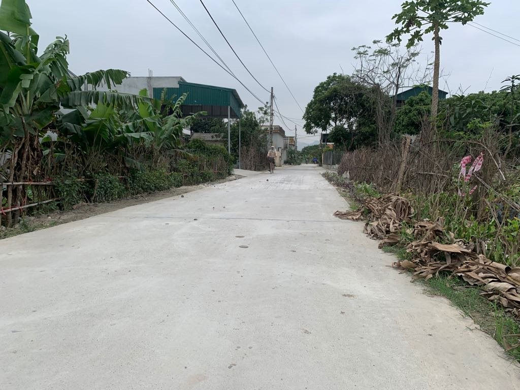Hà Nam: Bóc bê tông, thi công lại tuyến đường bị nứt