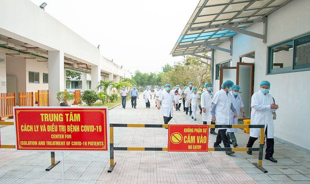 Đưa 2 bệnh nhân nhiễm COVID - 19 ở Đà Nẵng ra Huế điều trị