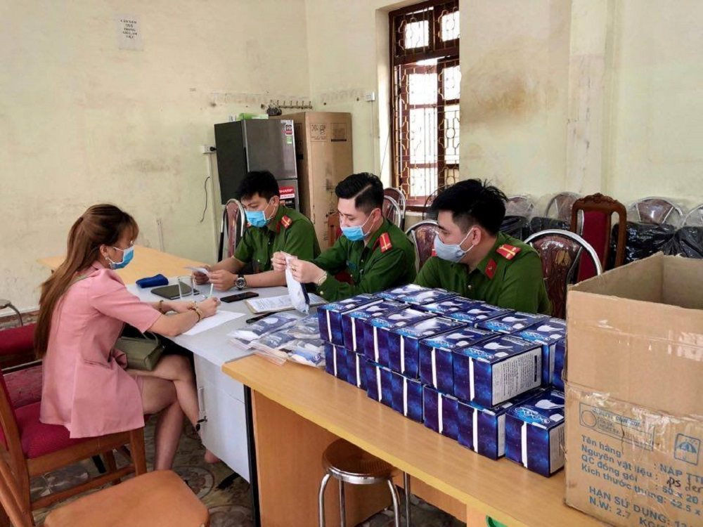 TP Sơn La: Bắt giữ 1 đối tượng làm giả 1.360 khẩu trang y tế