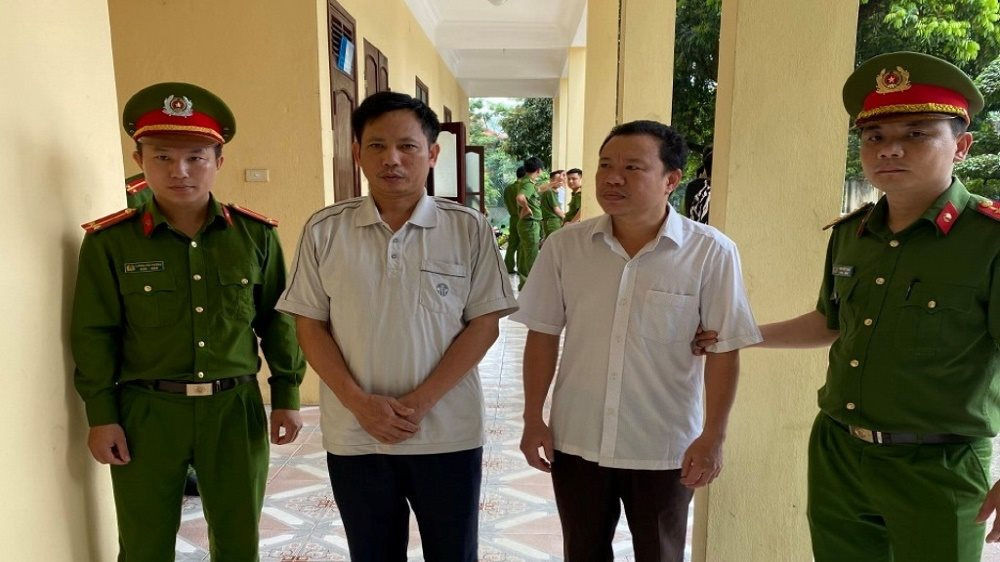 Thanh Hóa: Bắt tạm giam 2 cán bộ xã bán đất trái thẩm quyền