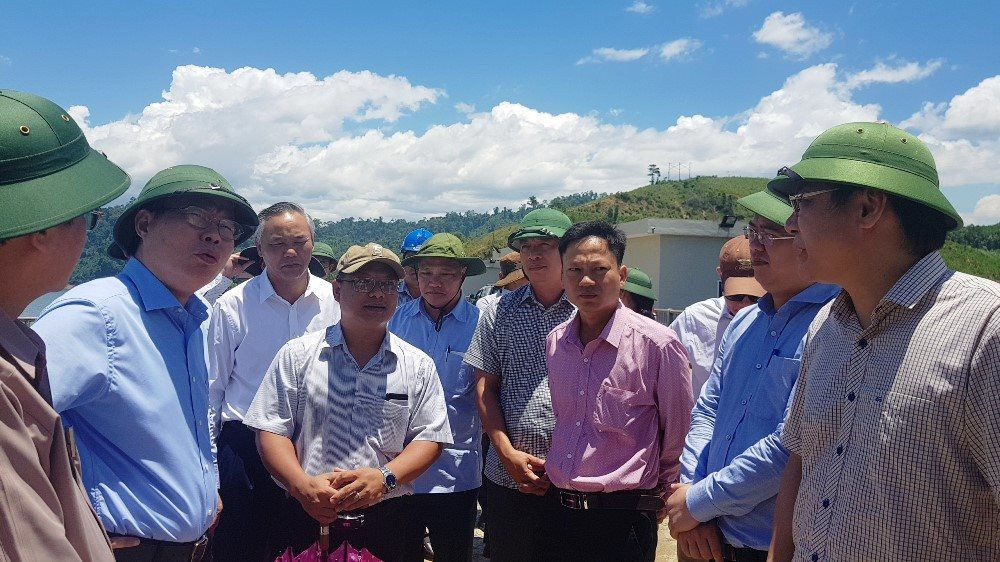 Phó Chủ tịch Quốc hội  Phùng Quốc Hiển kiểm tra an ninh nguồn nước tại Đà Nẵng và Quảng Nam