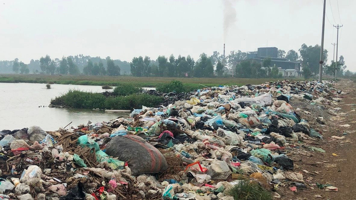 Hưng Yên: Ô nhiễm vẫn bủa vây bãi rác Dị Sử