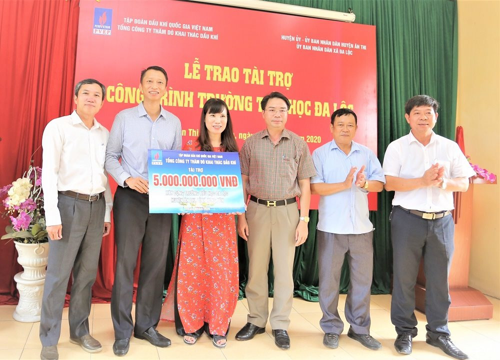 PVEP trao hỗ trợ xây dựng trường Tiểu học tại Hưng Yên