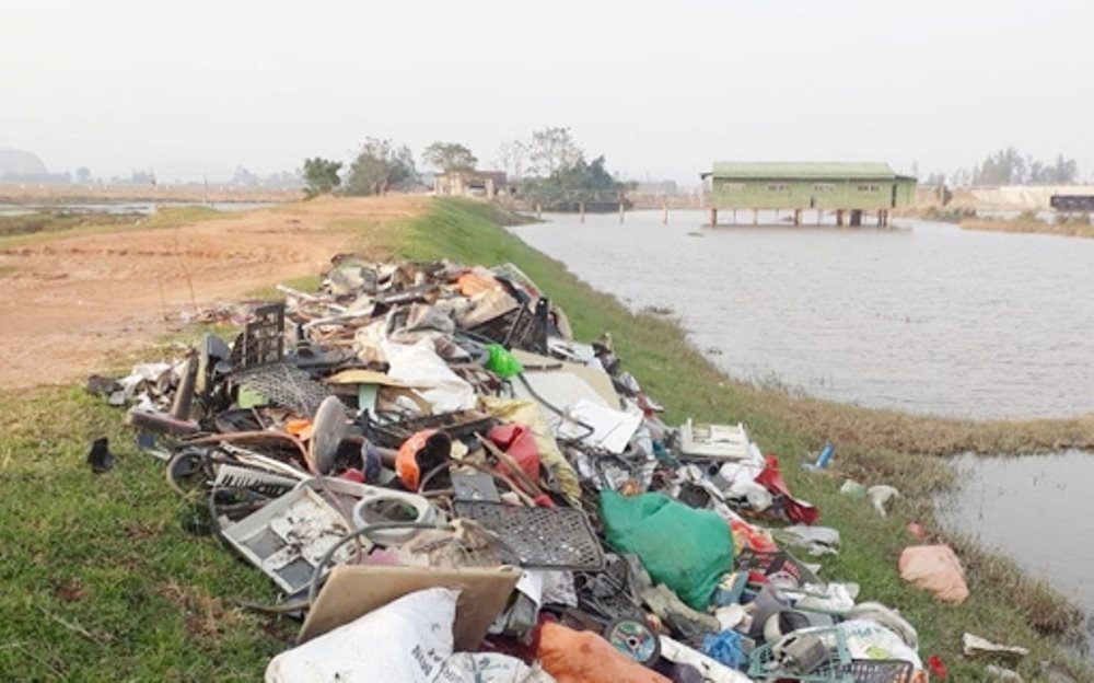 Hà Tĩnh: Đổ rác không đúng nơi quy định, một người dân bị phạt 4 triệu đồng