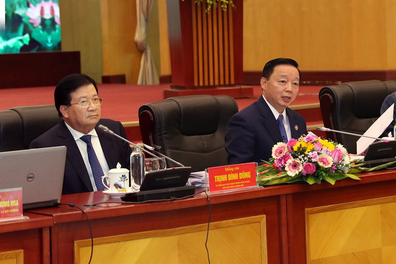 https://btnmt.1cdn.vn/2020/12/30/small_bo-truong-va-pho-thu-tuong(1).jpg