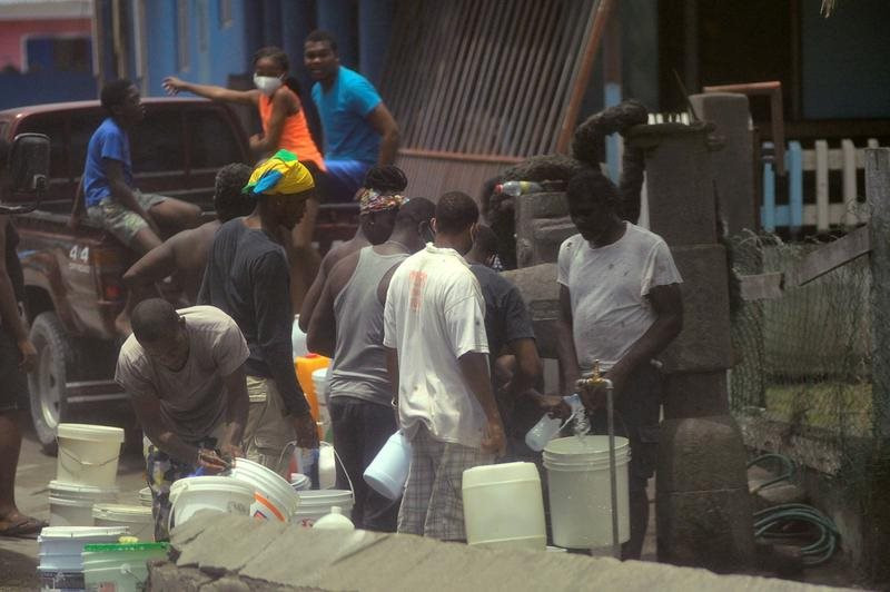 Quốc đảo Caribe cảnh báo thiếu nước và lương thực do núi lửa phun trào