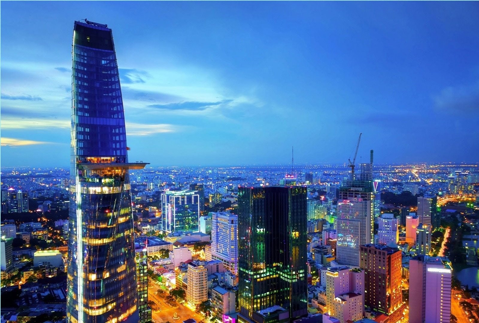 Phát triển thị trường quyền sử dụng đất và bất động sản trên đất