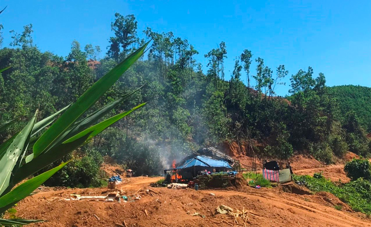 Quảng Nam: Truy quét vàng tặc tại bãi vàng Bồng Miêu 