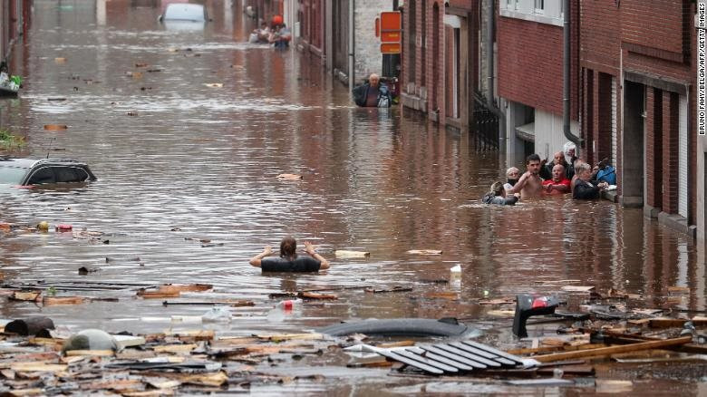 Châu Âu lũ lụt nghiêm trọng, 1.300 người mất tích ở một quận của Đức