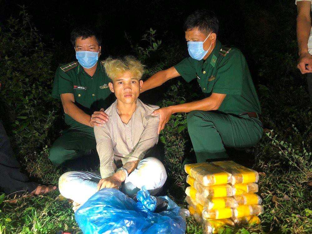 Quảng Trị: Bắt đối tượng vận chuyển 60.000 viên ma túy khu vực biên giới
