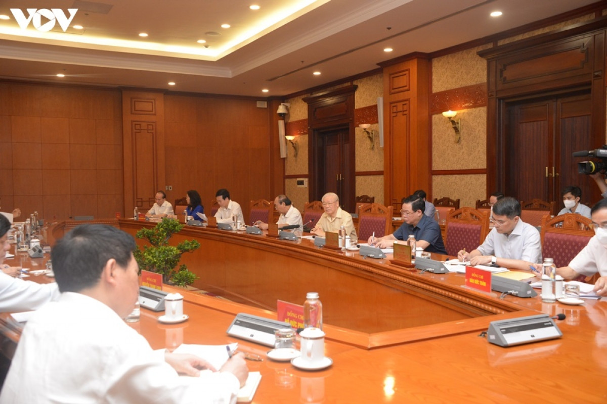 Tổng Bí thư Nguyễn Phú Trọng chủ trì buổi làm việc với tập thể lãnh đạo chủ chốt về công tác phòng chống dịch Covid-19.