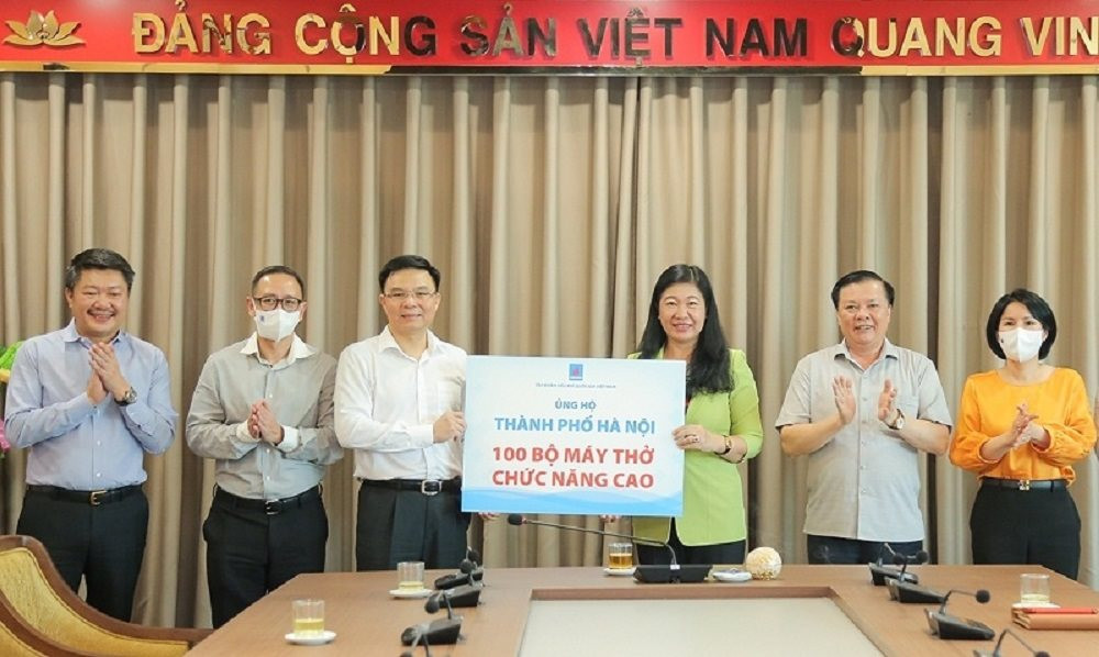 Petrovietnam hỗ trợ Hà Nội 100 bộ máy thở chống dịch