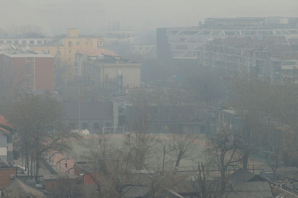 Trung Quốc ban bố cảnh báo ô nhiễm không khí nặng