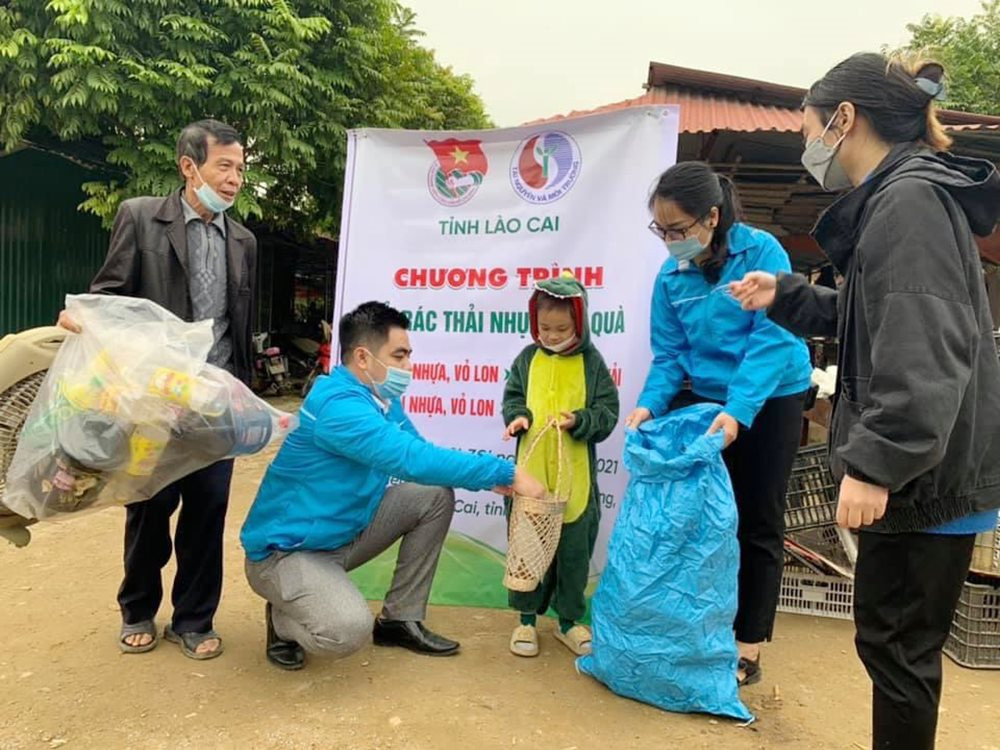 Tuổi trẻ Lào Cai tuyên truyền giảm thiểu ô nhiễm môi trường do rác thải nhựa năm 2021