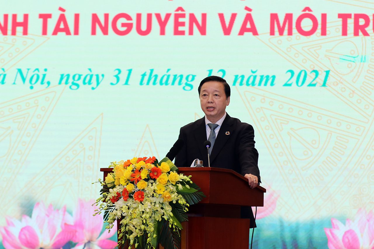 Bộ trưởng Bộ Tài nguyên và Môi trường Trần Hồng Hà phát biểu khai mạc Hội nghị. Ảnh: Hoàng Minh​