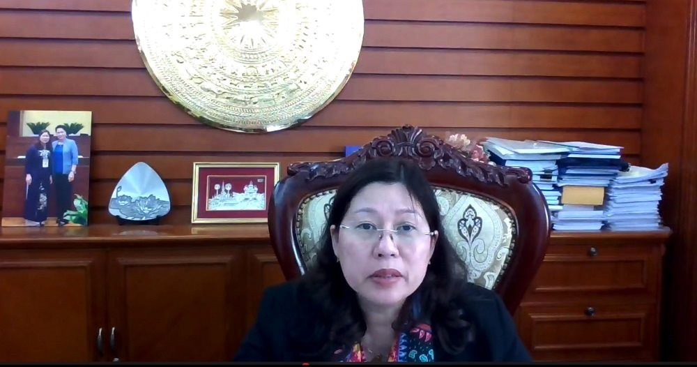 Thứ trưởng Bộ Tài nguyên và Môi trường Nguyễn Thị Phương Hoa phát biểu chỉ đạo tại cuộc họp trực tuyến - ảnh chụp qua màn hình