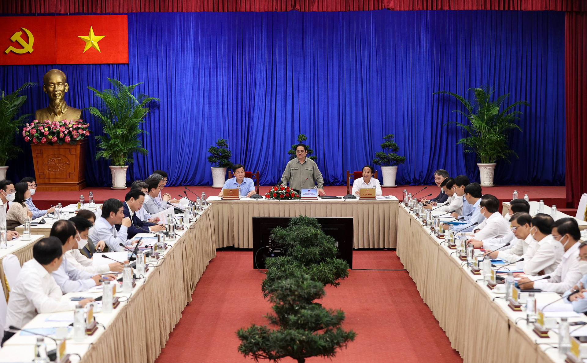 Thủ tướng Phạm Minh Chính: Cả nước chung tay phát triển hạ tầng, đặc biệt là hạ tầng giao thông - Ảnh 2.