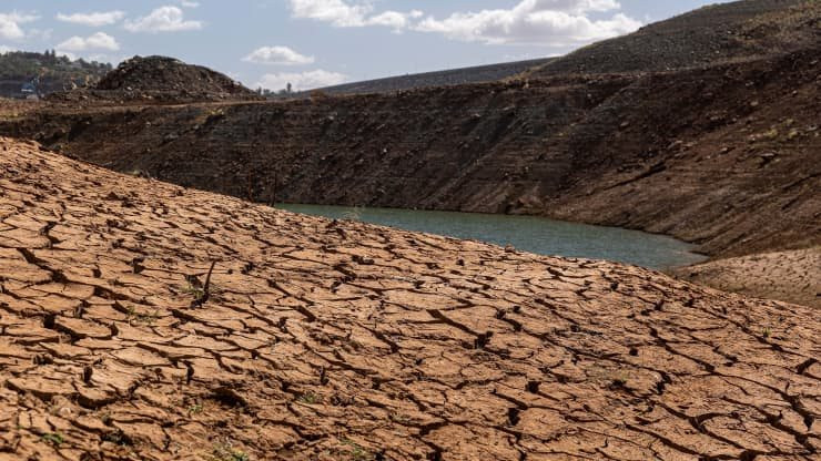 106958986-1634050872183-gettyimages-1235837915-california_drought.jpeg