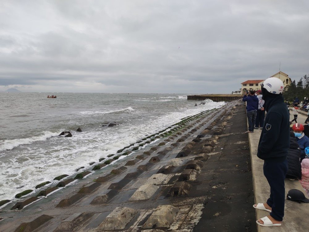 Chìm ca nô ở biển Cửa Đại (Quảng Nam): Đã cứu được 22 người, 13 người tử vong
