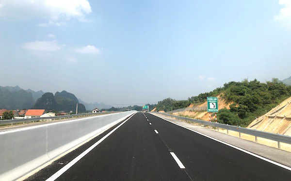 Tích cực tháo gỡ khó khăn Dự án xây đường bộ cao tốc Bắc - Nam phía Đông - Ảnh 1.