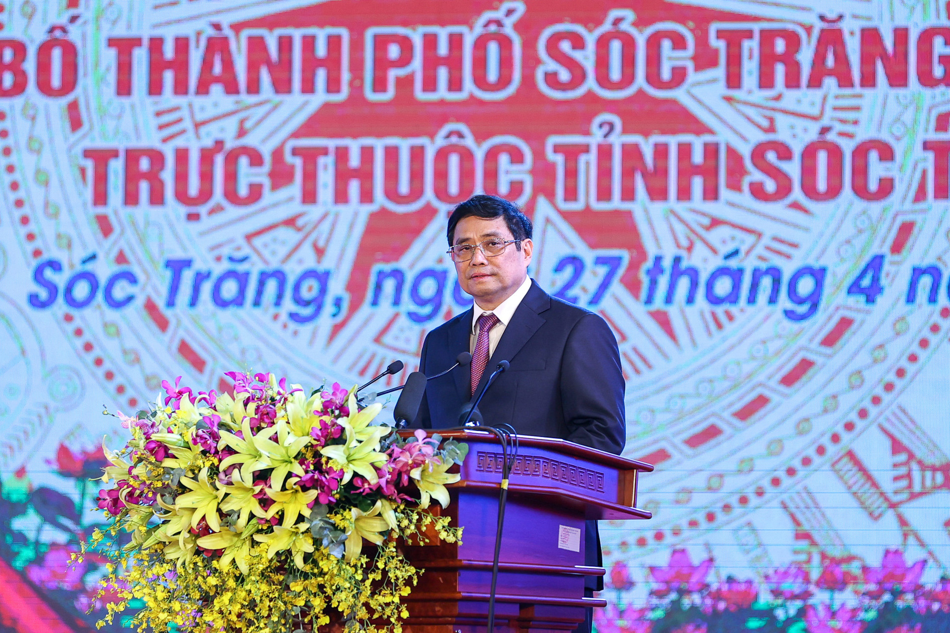 Thủ tướng Phạm Minh Chính dự lễ kỷ niệm 30 năm tái lập tỉnh Sóc Trăng - Ảnh 2.