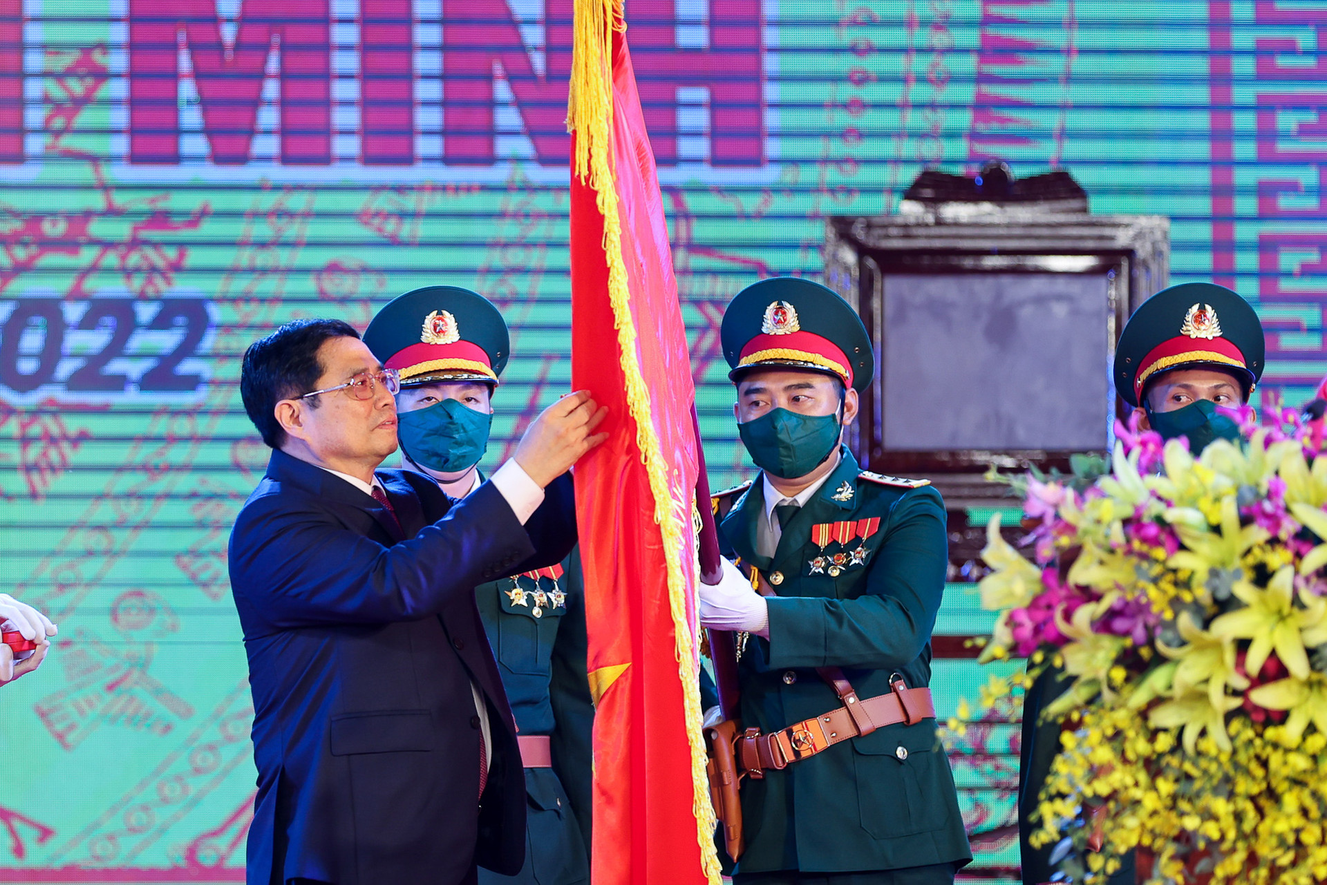 Thủ tướng Phạm Minh Chính dự lễ kỷ niệm 30 năm tái lập tỉnh Sóc Trăng - Ảnh 4.