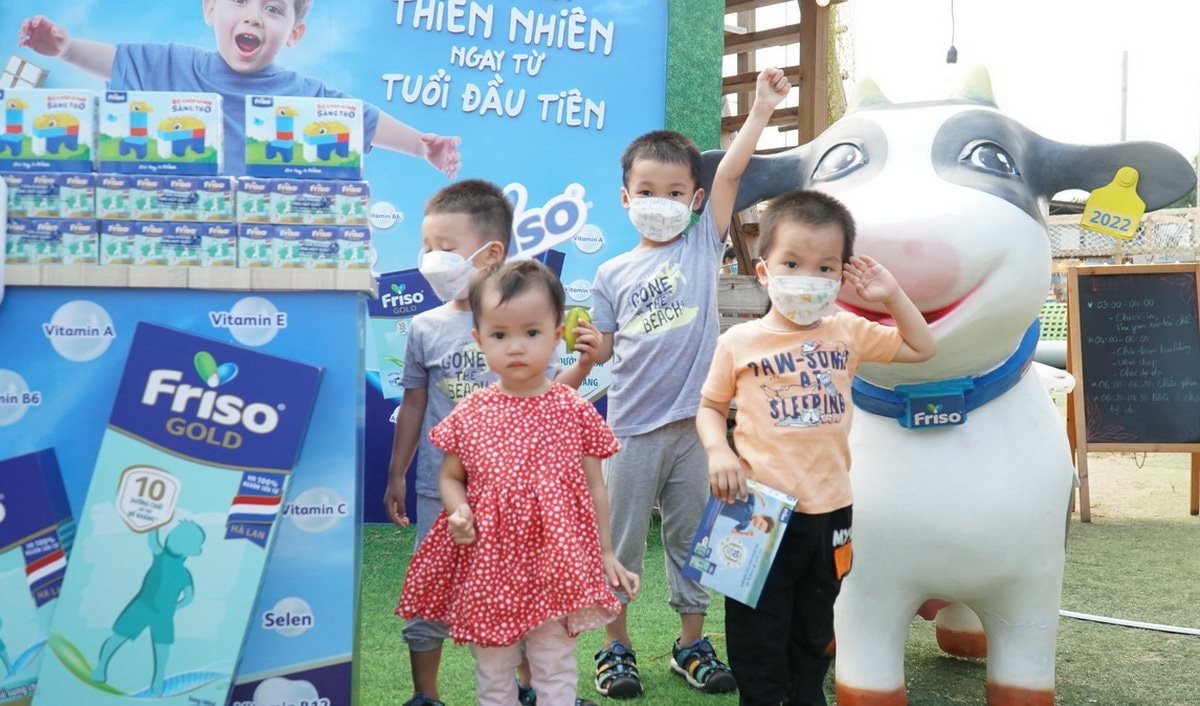 Friso Bé Yêu: Để xem những khoảnh khắc đáng yêu của bé yêu với sữa Friso thật tuyệt vời. Chúng ta sẽ được chiêm ngưỡng sự phát triển khỏe mạnh của bé thông qua các hình ảnh đáng yêu và ngộ nghĩnh.