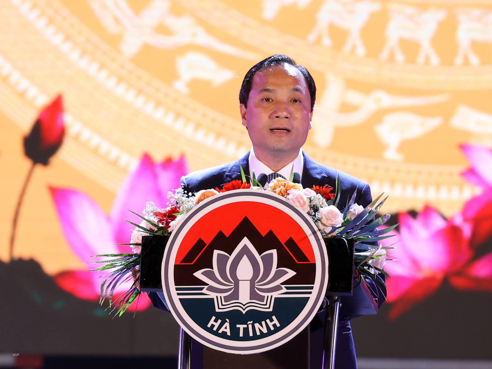 Thủ tướng Phạm Minh Chính dự Lễ kỷ niệm 65 năm ngày Bác Hồ về thăm Hà Tĩnh - Ảnh 2.