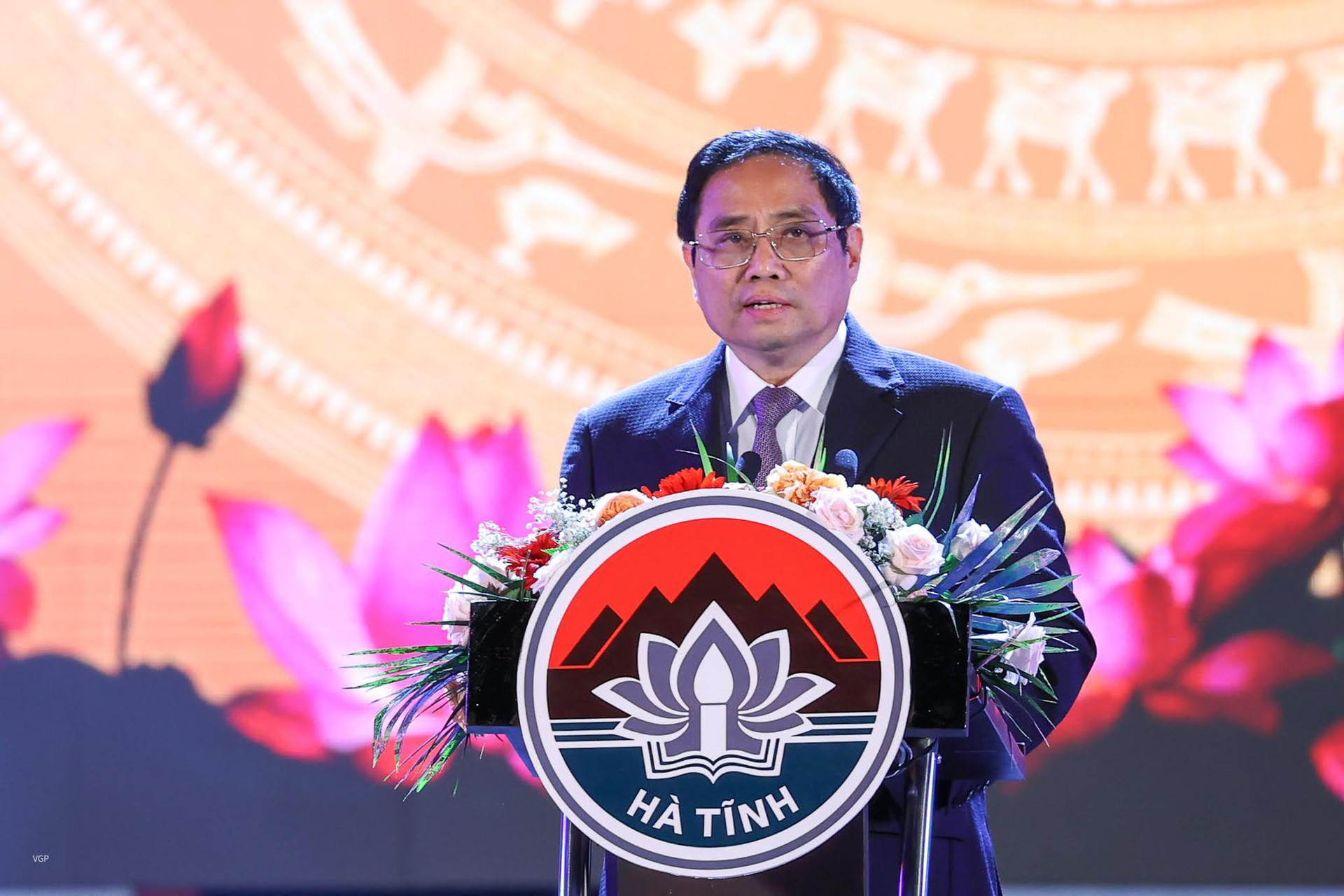 Thủ tướng Phạm Minh Chính dự Lễ kỷ niệm 65 năm ngày Bác Hồ về thăm Hà Tĩnh - Ảnh 1.