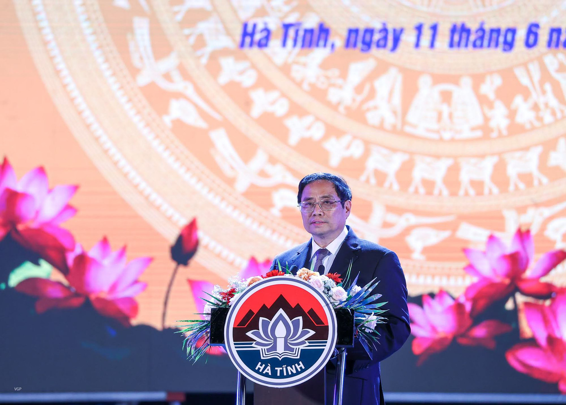 Thủ tướng Phạm Minh Chính dự Lễ kỷ niệm 65 năm ngày Bác Hồ về thăm Hà Tĩnh - Ảnh 6.