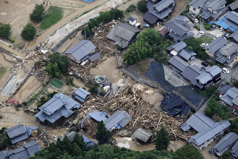 Hàng nghìn người sơ tán do mưa lớn gây ngập lụt ở Nhật Bản