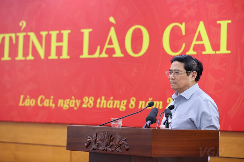 Thủ tướng: Lào Cai cần phát huy tối đa bản sắc, lấy sông Hồng làm trục dọc phát triển, xây dựng đô thị sân bay Sa Pa - Ảnh 6.