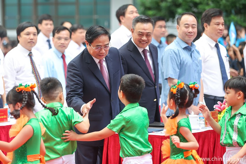 Chùm ảnh: Thủ tướng Phạm Minh Chính dự Lễ Khai giảng năm học mới - Ảnh 3.