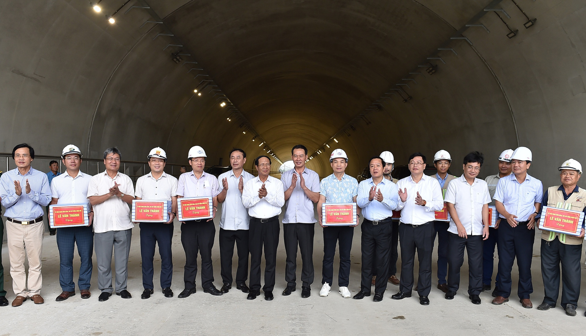 Phó Thủ tướng Lê Văn Thành kiểm tra thực địa đoạn cao tốc tuyến Bắc - Nam sẽ hoàn thành trong năm nay - Ảnh 3.