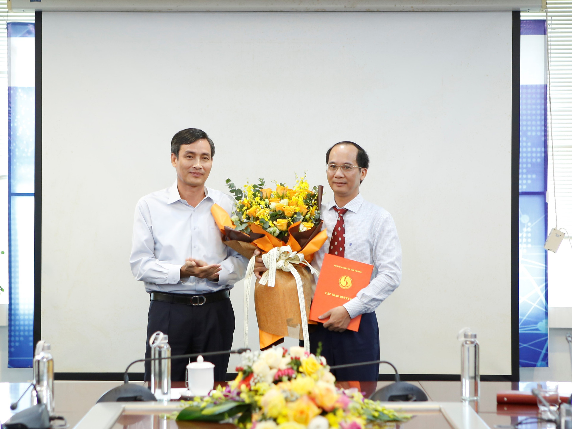Ông Nguyễn Mạnh Hùng giữ chức Phó Vụ trưởng Vụ Kế hoạch – Tài chính, Bộ TN&MT