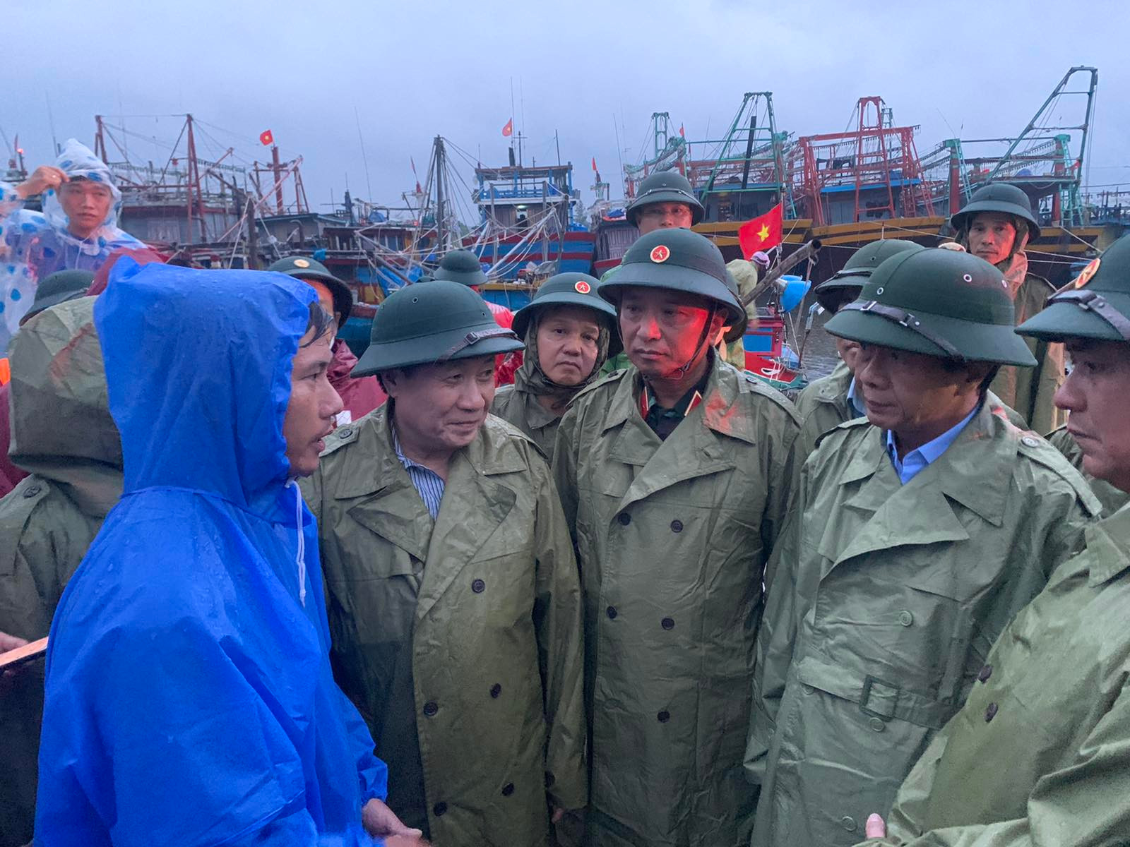 Phó Thủ tướng Lê Văn Thành kiểm tra công tác ứng phó bão tại Quảng Trị - Ảnh 4.