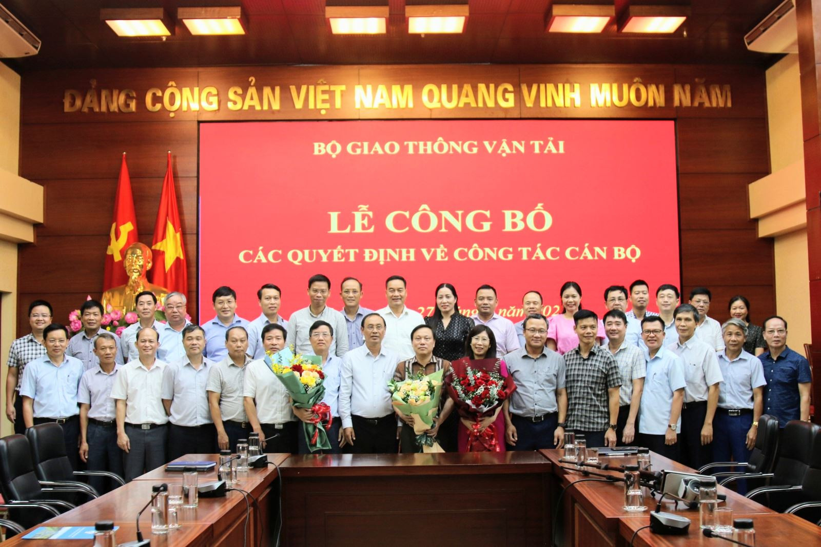 Bổ nhiệm Cục trưởng, 3 Phó Cục trưởng Cục Đường bộ Việt Nam - Ảnh 1.