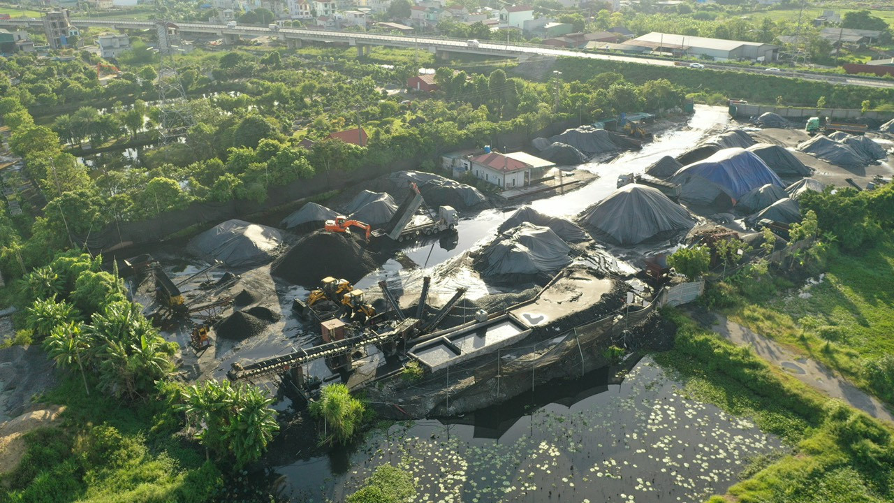 Ninh Bình: Xưởng than “không phép” rộng 4000m2 gây ô nhiễm